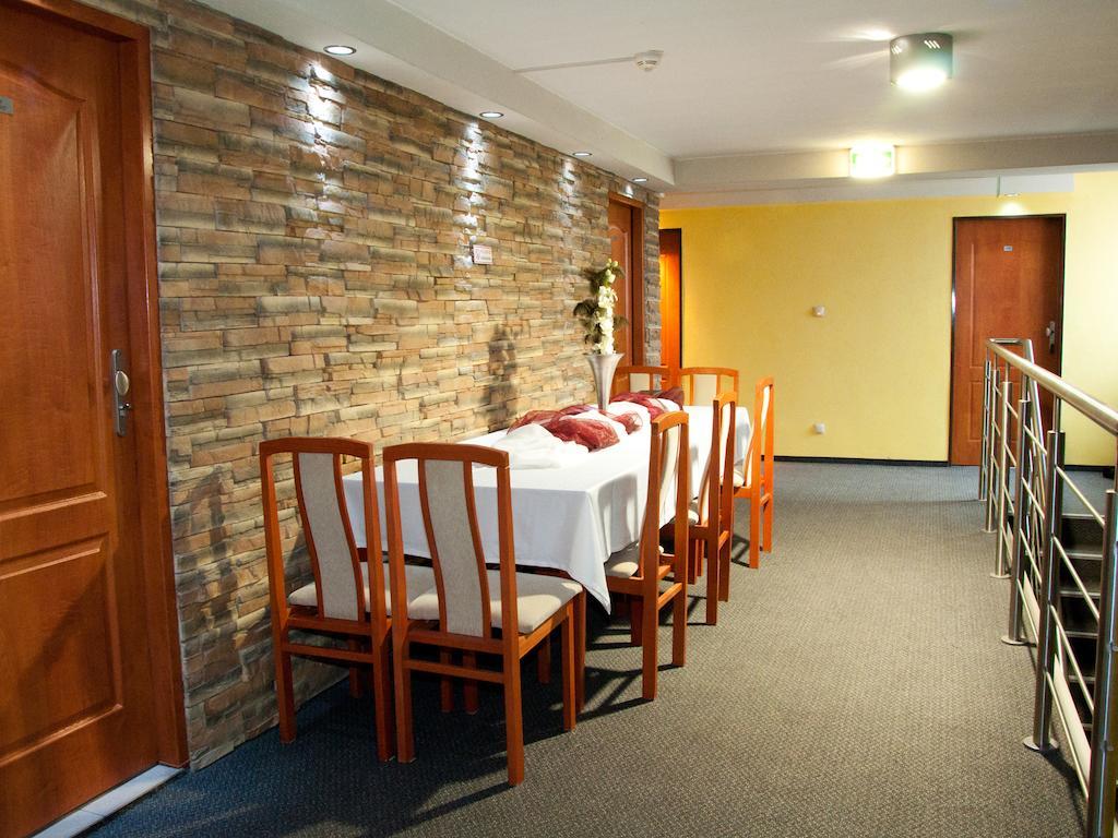 Hotel Zagiel Niewiesze Екстер'єр фото